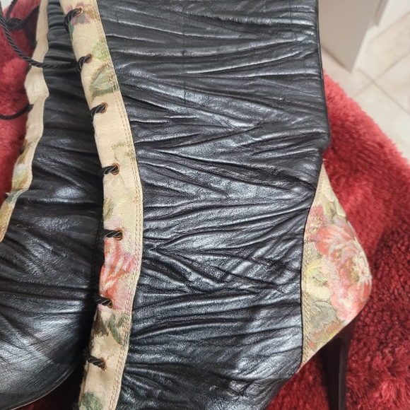 boots - Picture 1 of 2